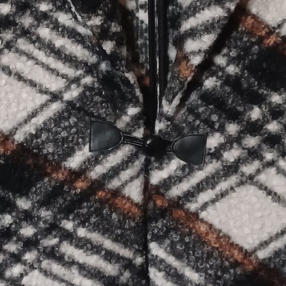 Soft Sorrunding Women's Multi-Color Plaid Coat. Size M - Picture 3 of 10